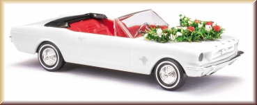 Ford Mustang Cabrio, Hochzeit (Busch 47527)